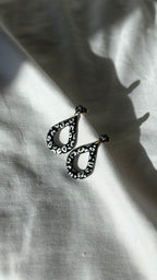 Boucle d’oreille grande goutte noir léopard
