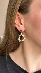 Boucle d’oreille grande goute beige léopard