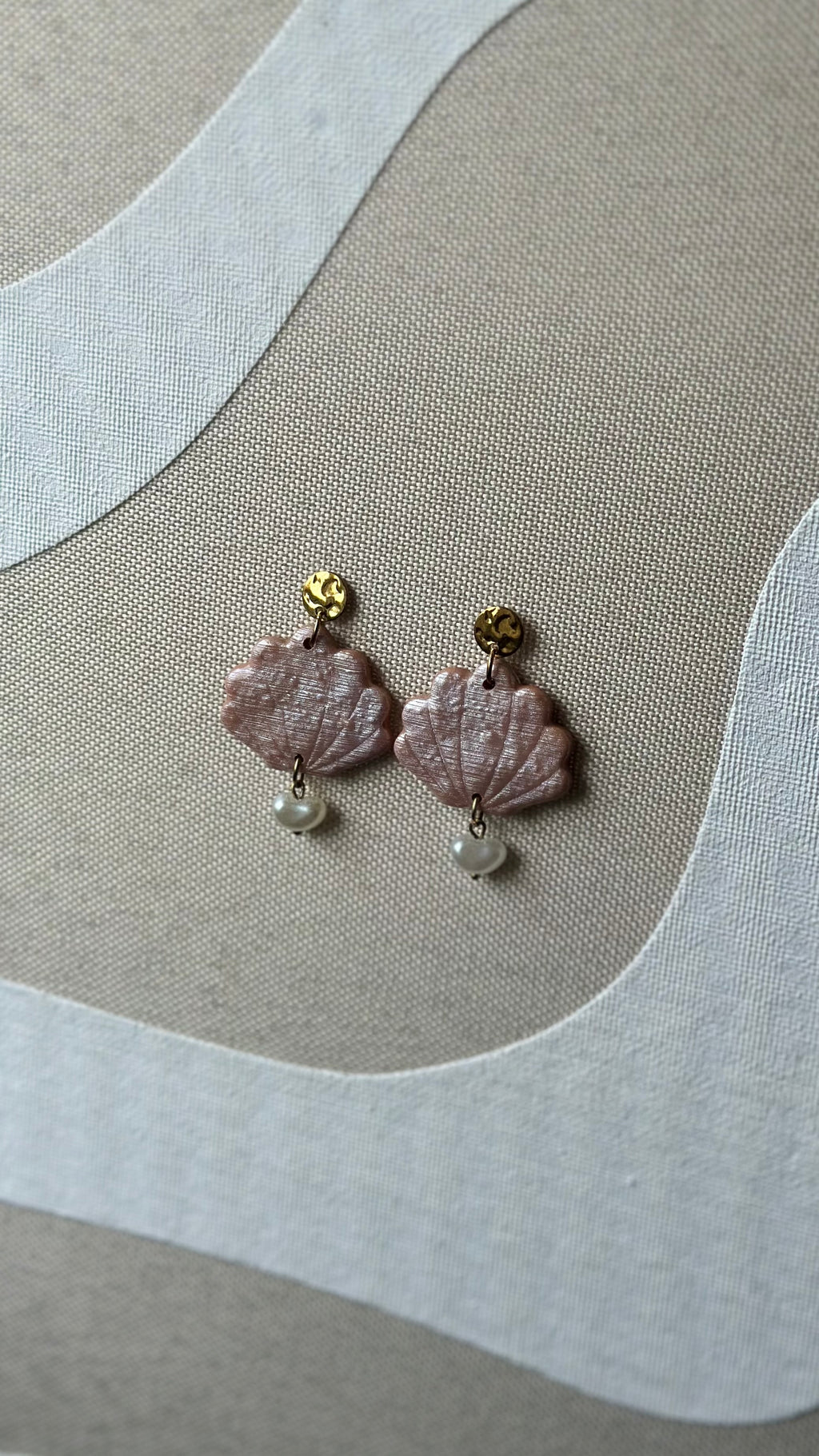 Boucle d’oreille coquillage blanc nacré
