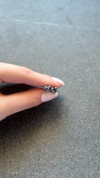 Puces d’oreilles cœur noir léopard
