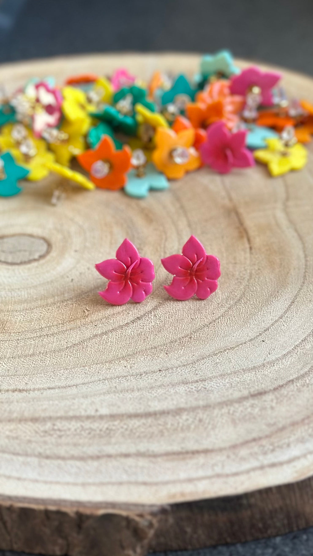 Puce d’oreille fleur d’hibiscus rose