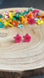 Puce d’oreille fleur d’hibiscus rose