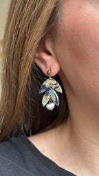 Boucle d’oreille flèche bleu et perle