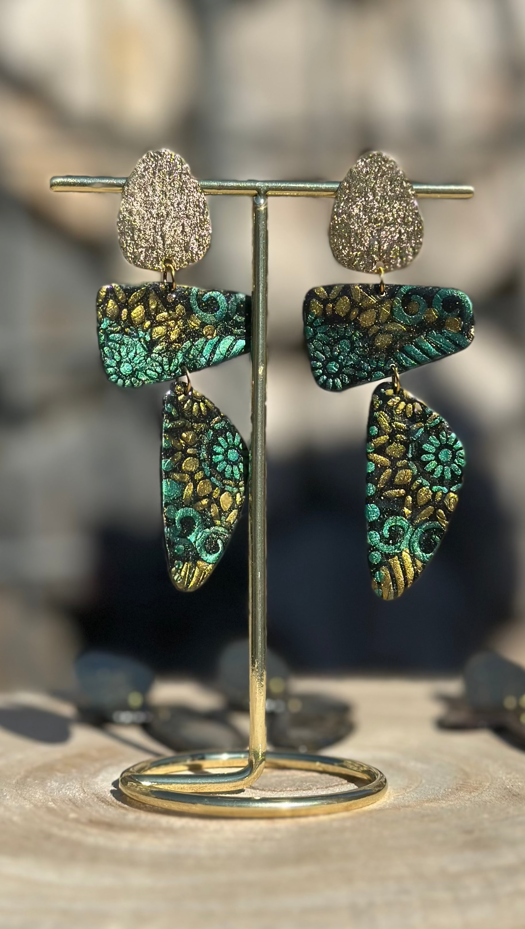 Pendantes dorés vert