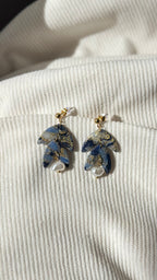 Boucle d’oreille flèche bleu et perle