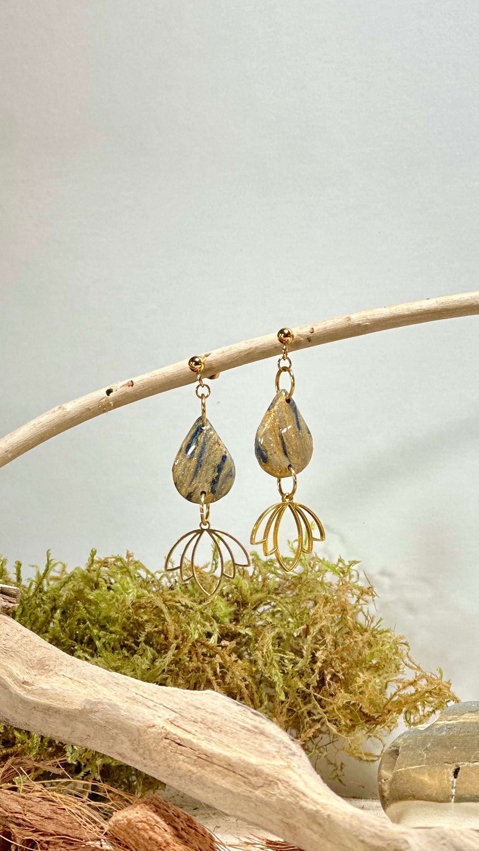 Boucles d'oreilles goutte avec charms